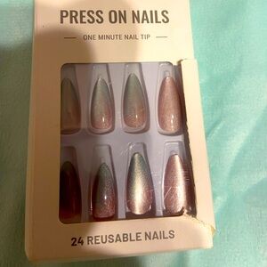 Press On Nails — Iridescent Pink-Green Reusable Set